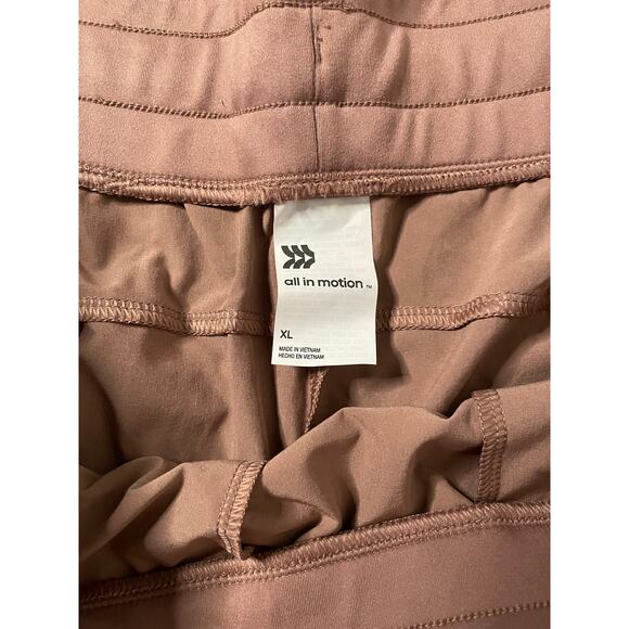 B6 New Womens All in Motion High Rise Woven Tapered Pants Pockets Plum Purple XL - Picture 4 of 4